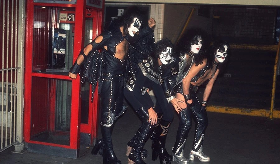 Kiss